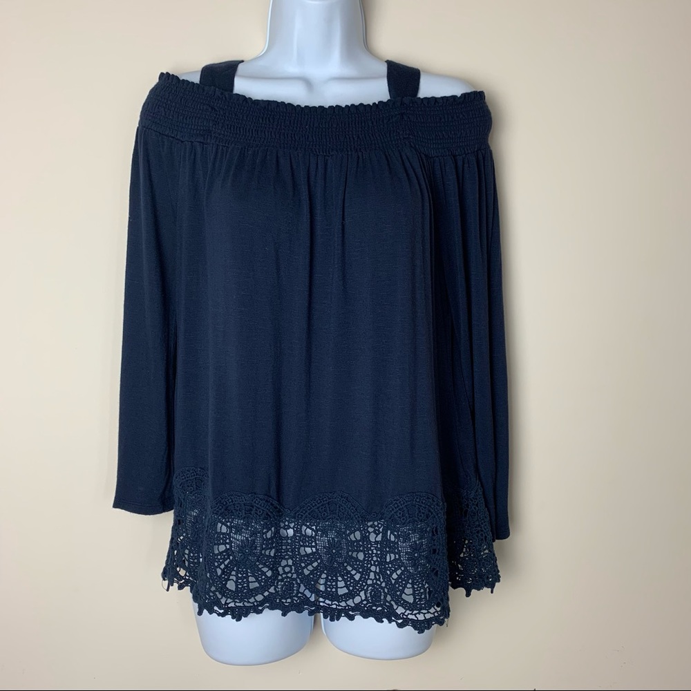 Adiva casual off the shoulder navy blue top.  Medium